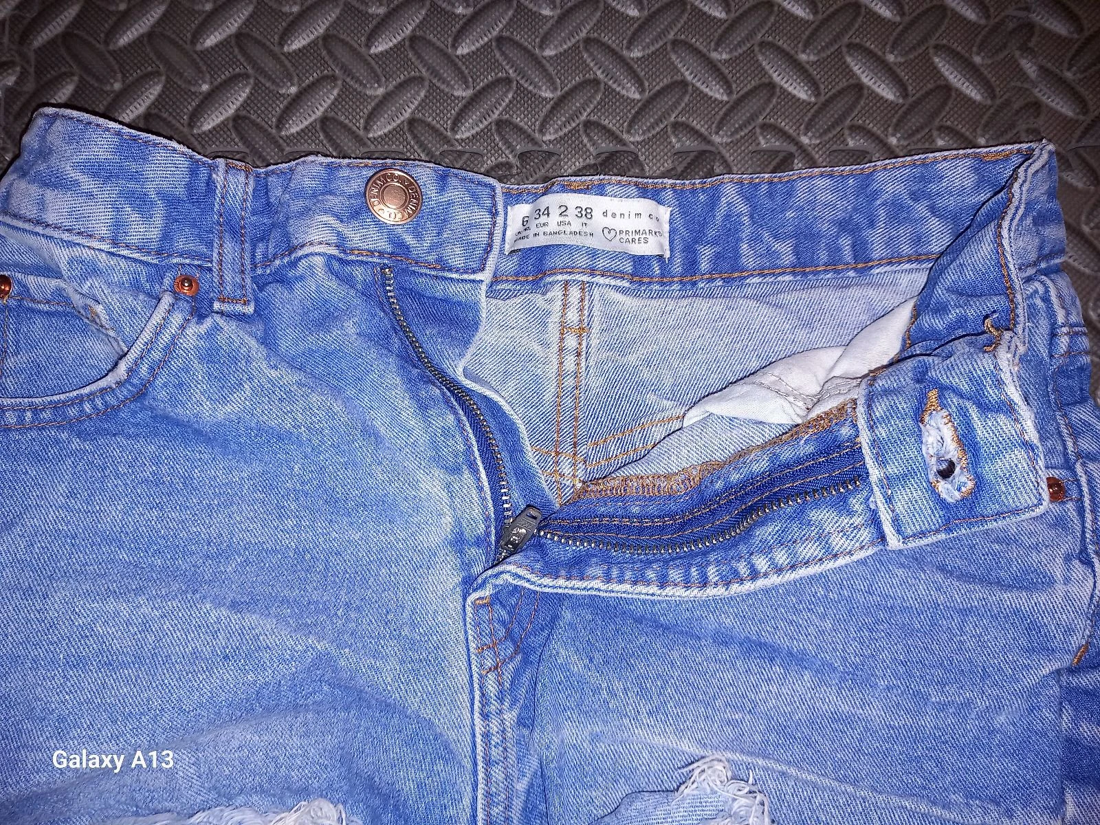 Primark Washed Frayed Denim Shorts Size T34 / 6UK – photo 2